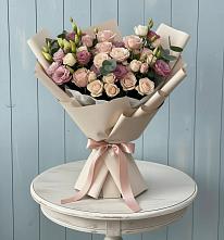 Букет цветов из:  Розы и Лизиантусы в Каменногорске