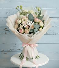 Букет цветов из:  Розы и Лизиантусы в Каменногорске