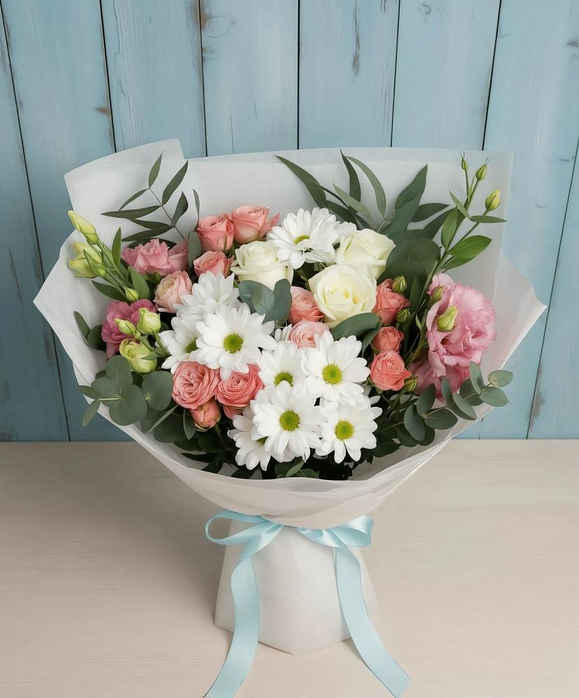 Букет цветов из: Розы, Лизиантусы и Хризантемы в Каменногорске
