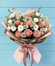 Букет цветов из:  Розы, Альстромерии и Лизиантусы в Каменногорске