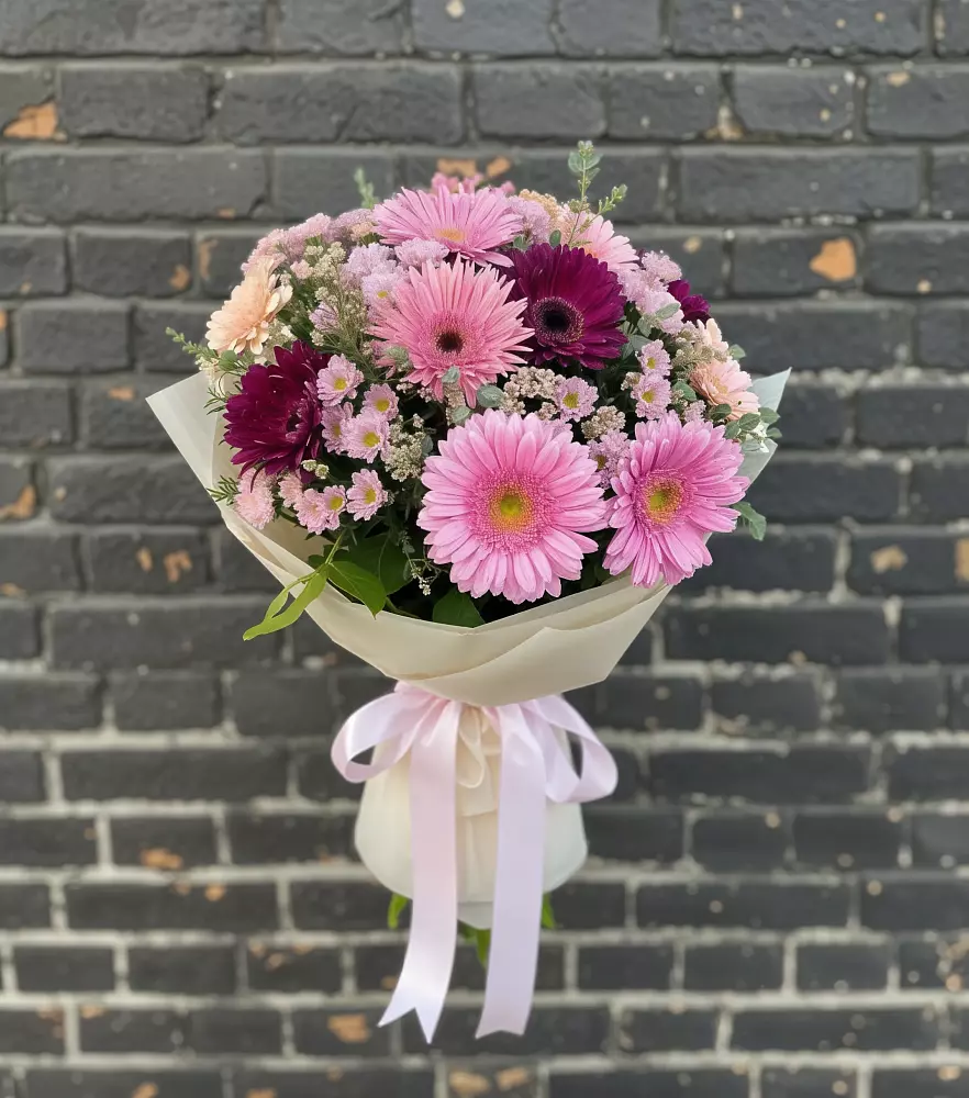 Букет цветов из: Герберы и Хризантемы в Каменногорске