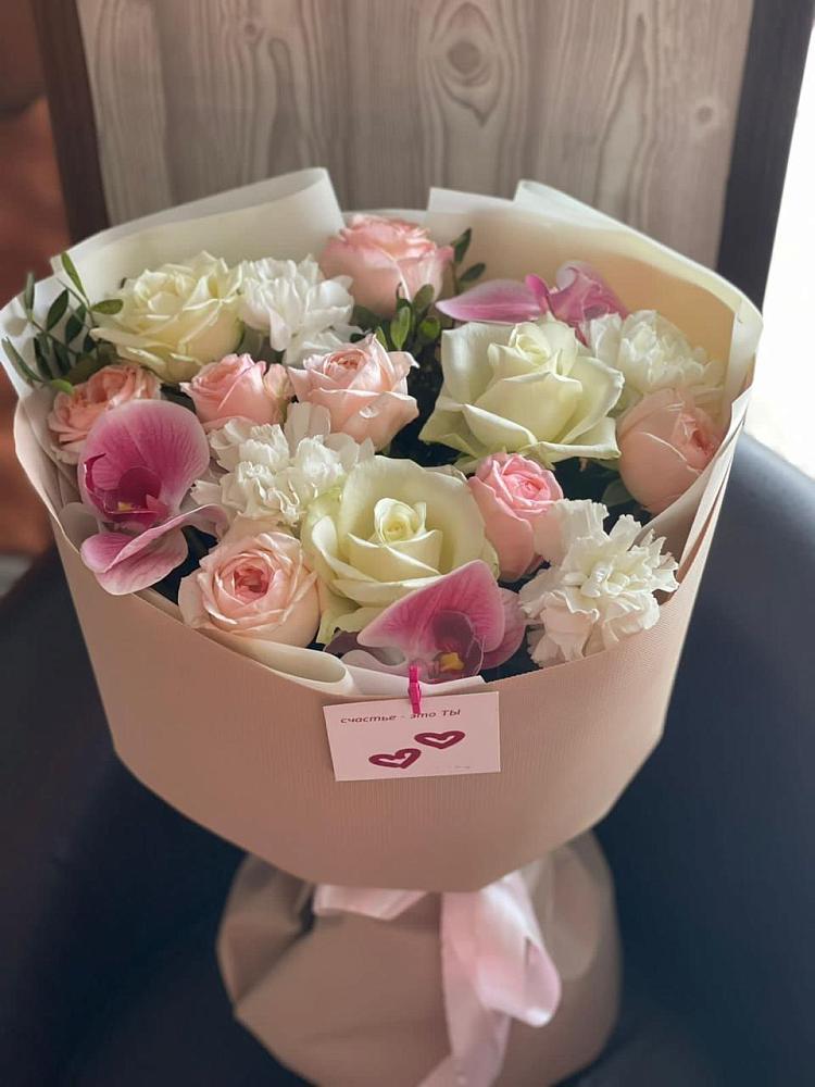 Букет цветов из: Орхидеи, Розы и Гвоздики в Каменногорске