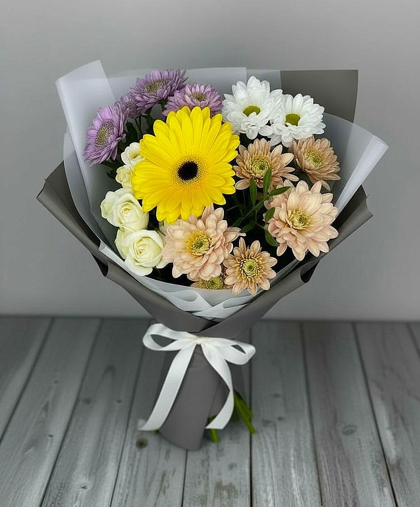 Букет цветов из: Розы, Герберы и Хризантемы в Каменногорске