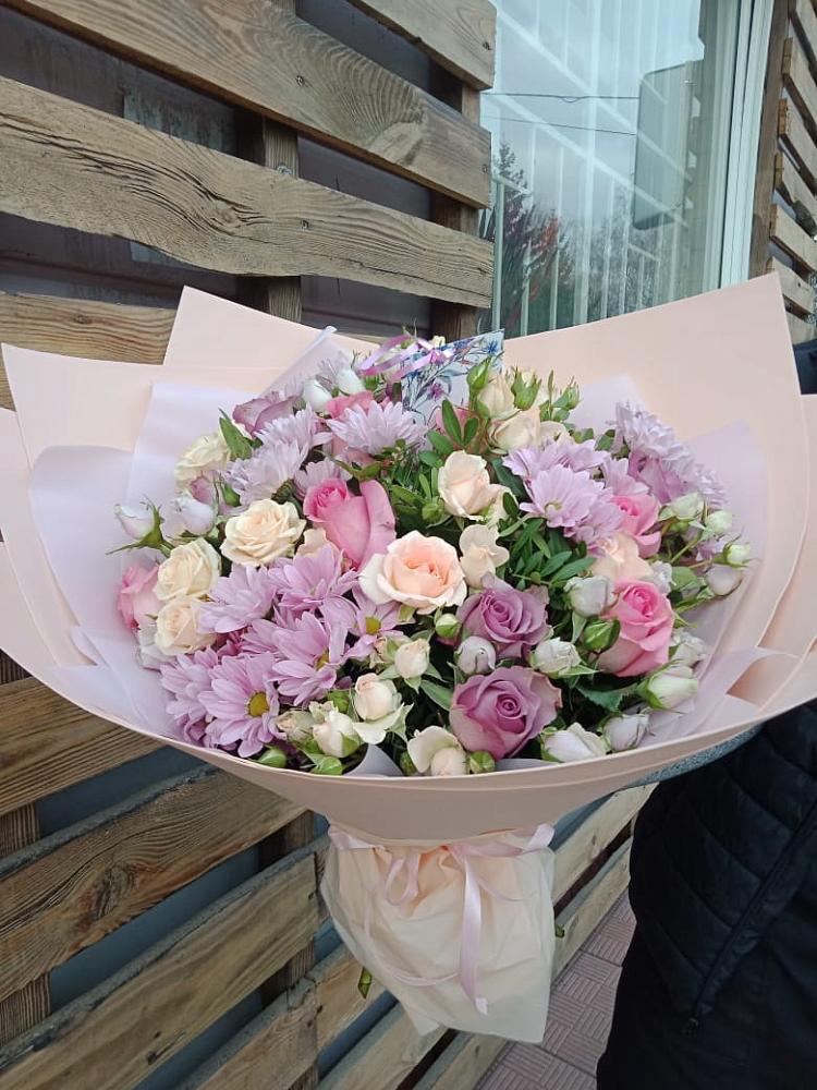 Букет цветов из: Розы и Хризантемы в Каменногорске