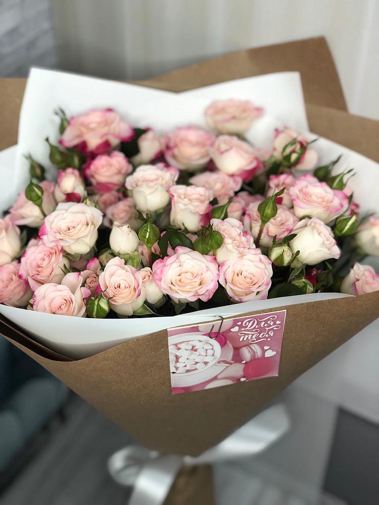 Букет цветов из: Розы в Каменногорске