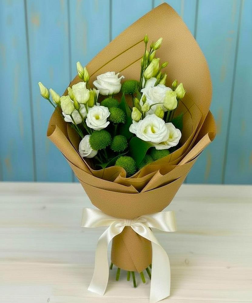 Букет цветов из: Хризантемы и Лизиантусы в Каменногорске