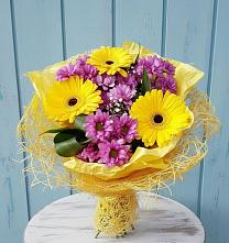 Букет цветов из:  Хризантемы и Герберы в Каменногорске