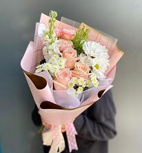 Букет цветов из:  Хризантемы и Розы в Каменногорске