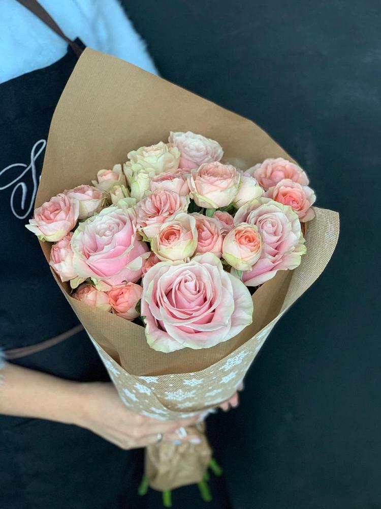 Букет цветов из: Хризантемы и Розы в Каменногорске