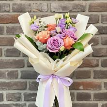 Букет цветов из:  Лизиантусы и Розы #REPLACE_PRED# Каменногорске