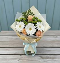 Букет цветов из:  Герберы, Розы и Хризантемы в Каменногорске