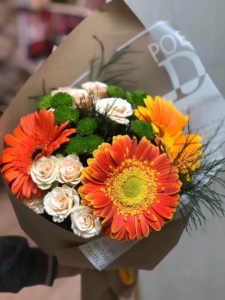 Букет цветов из: Герберы, Хризантемы и Розы в Каменногорске