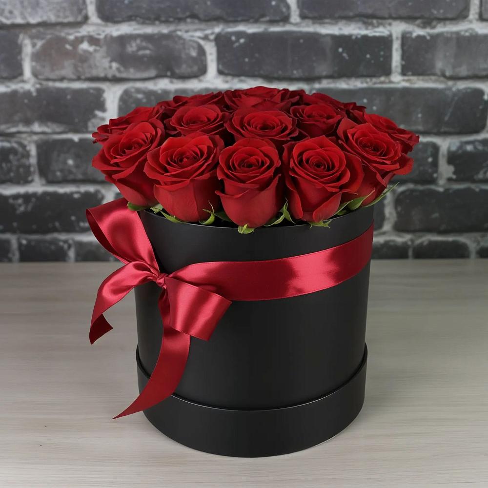 Цветочная композиция из Розы в шляпной коробке в Каменногорске